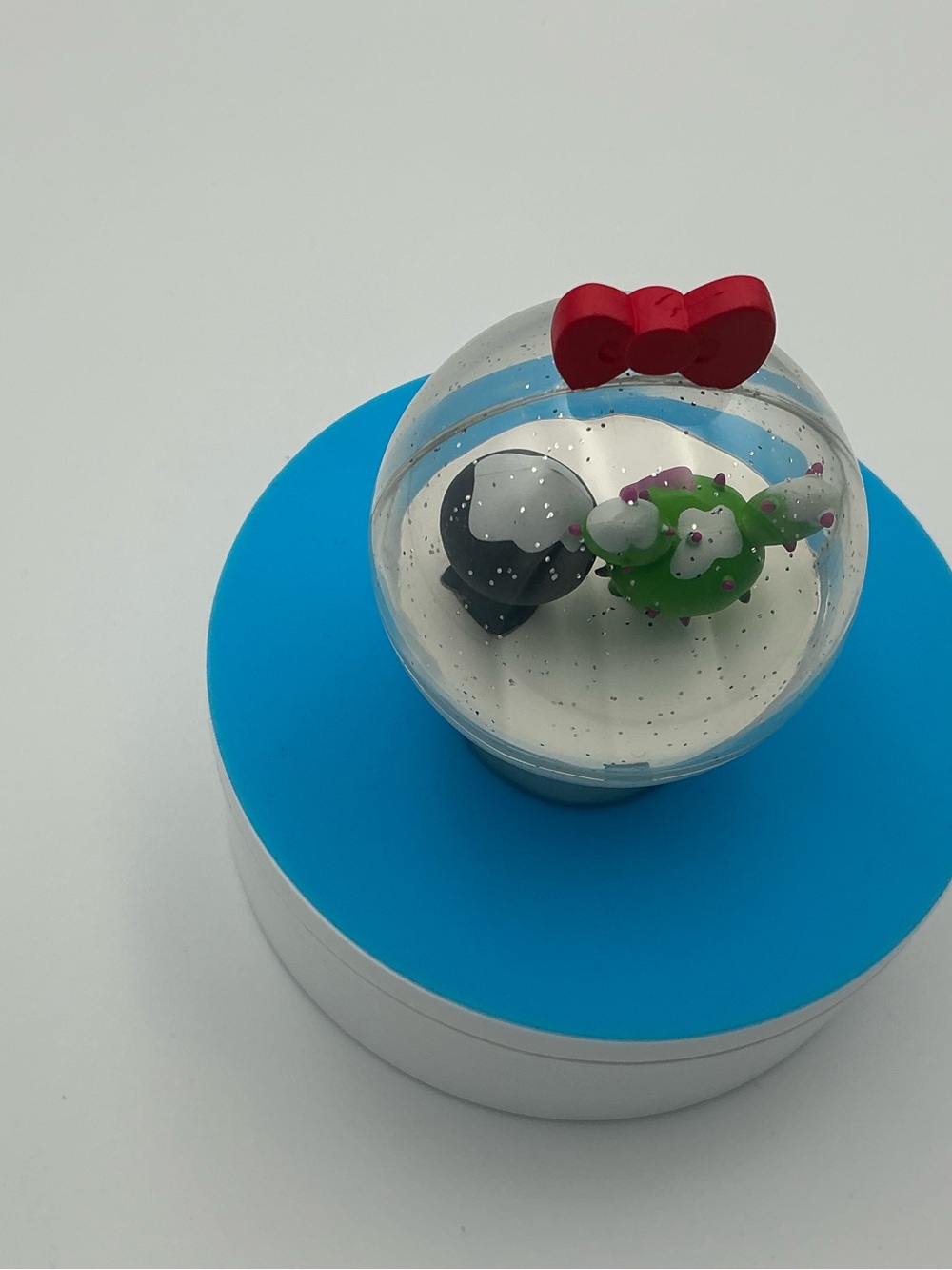 TOKIDOKI Snow Ball Kitty - Picture 3 of 4